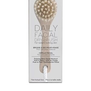 Facial Dry Brush for Radiant Skin